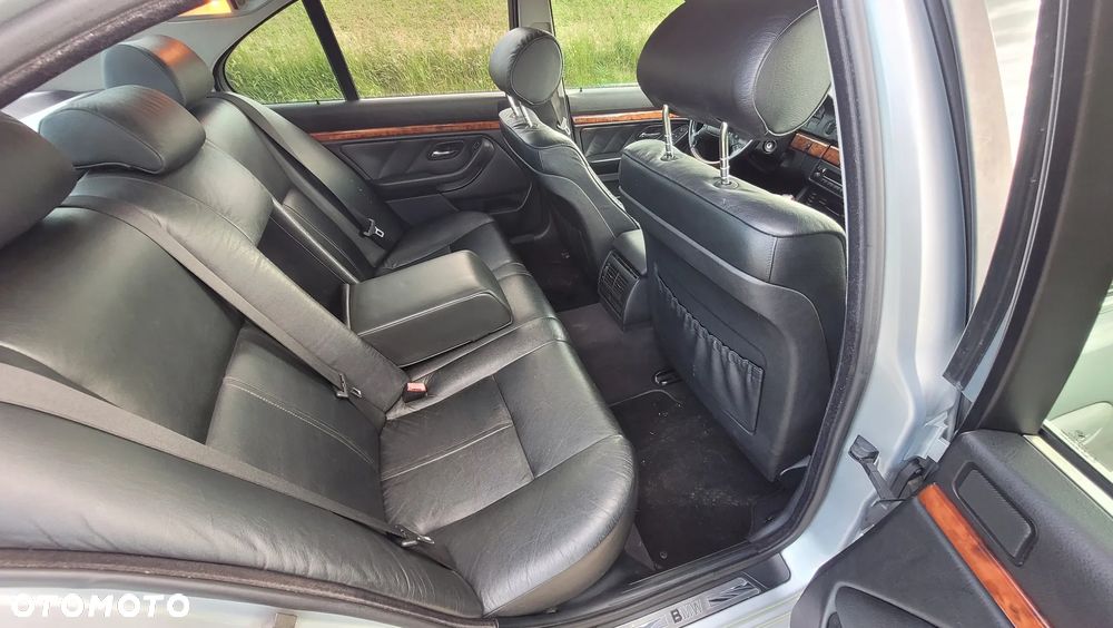 BMW Seria 5 - 10
