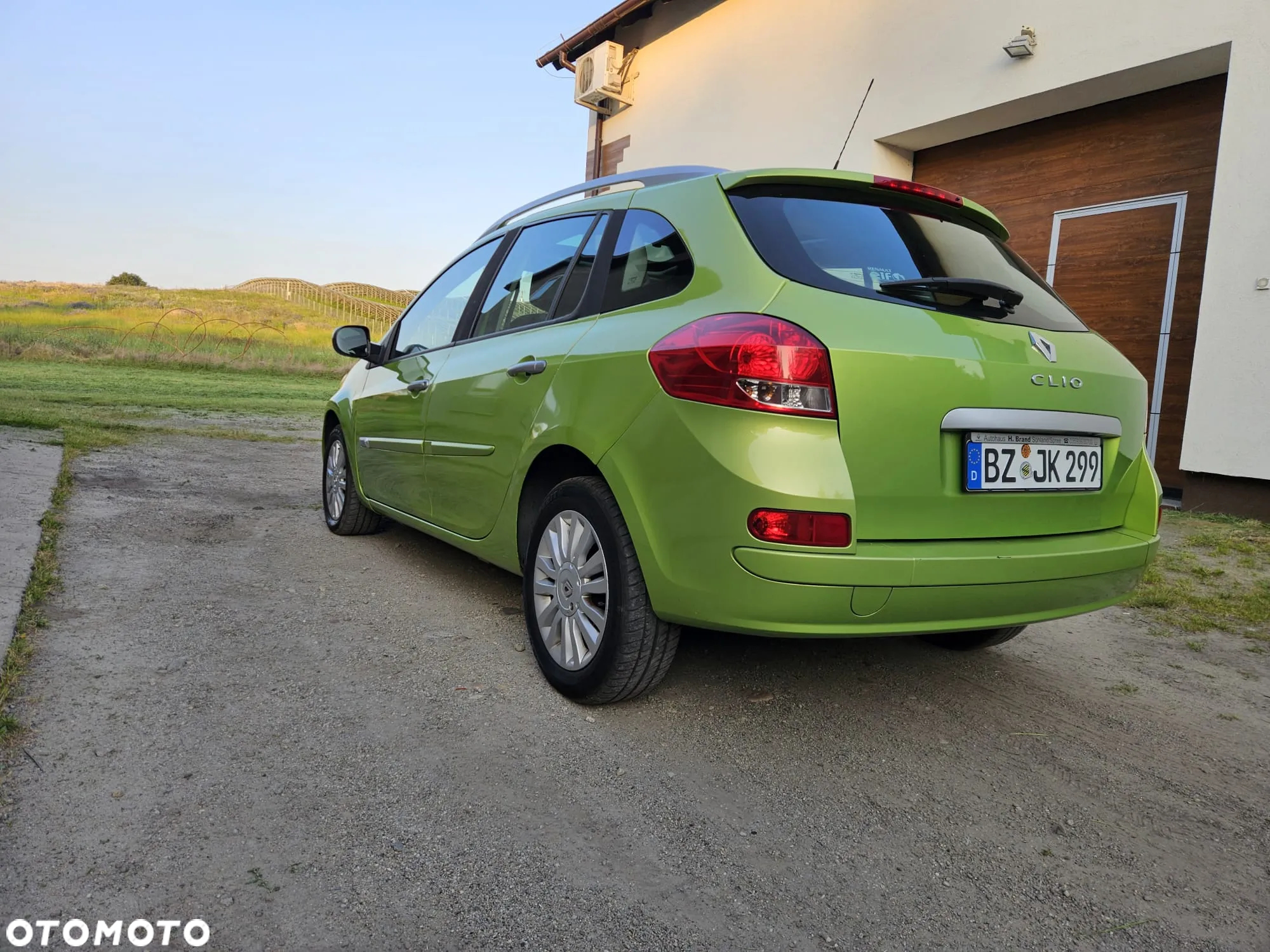 Renault Clio 1.2 16V 75 Grandtour Expression - 31