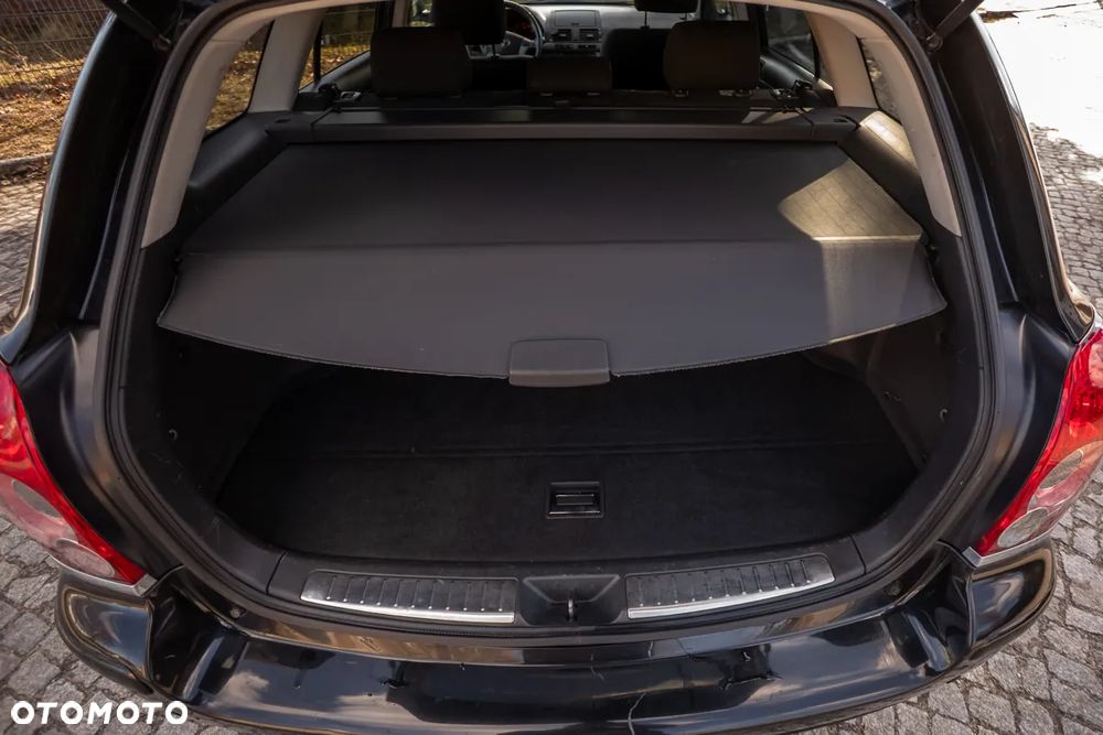 Toyota Avensis 2.2 D-4D Prestige - 22