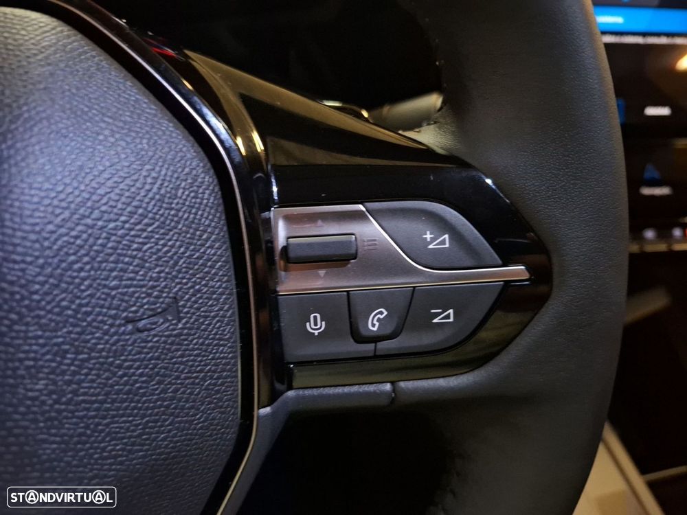 Peugeot e-308 58 kWh Allure — fotografia 17