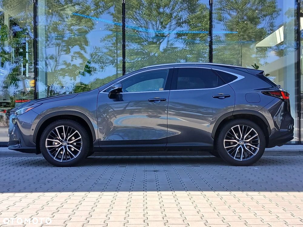Lexus NX 350h Omotenashi AWD - 3