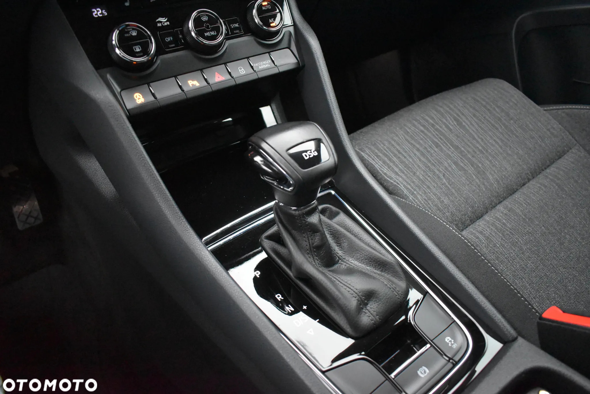 Skoda Karoq 1.5 TSI ACT DSG Style - 27