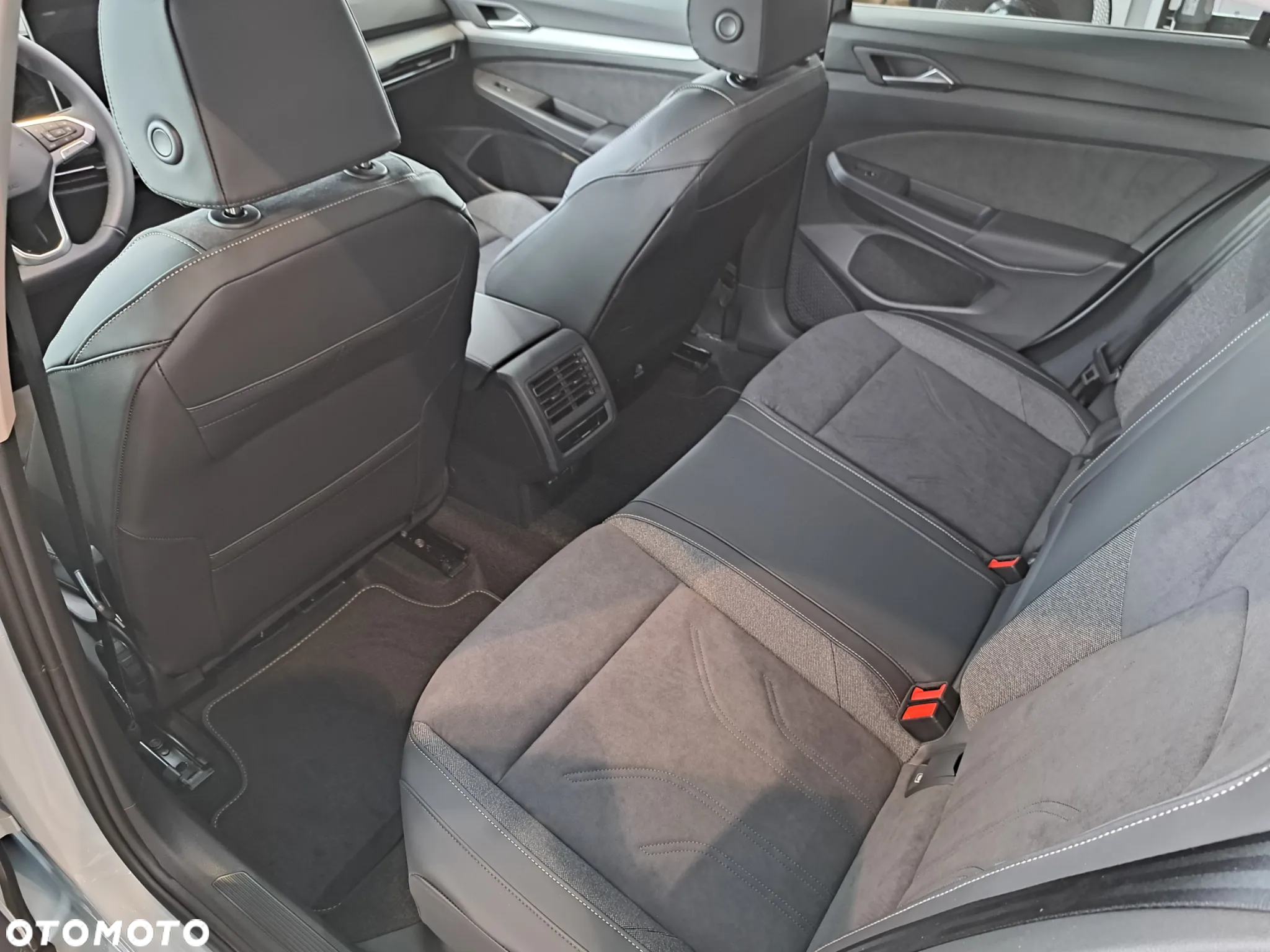 Volkswagen Golf VIII 1.5 eTSI mHEV Life Plus DSG - 10