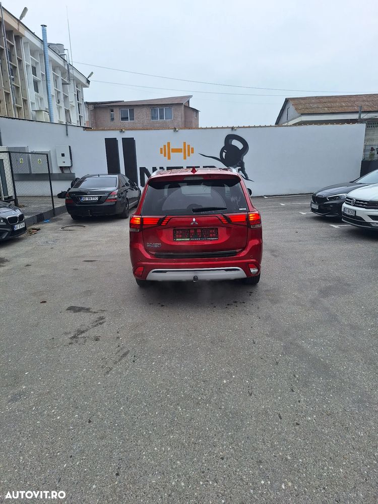 Mitsubishi Outlander PHEV 2.4 L 4X4 Instyle+ - 1