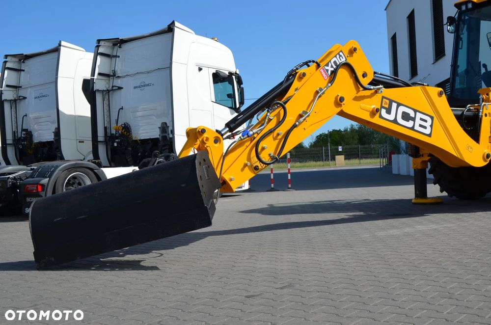 JCB 3CX PRO 2024-25r / SILNIK 4,8L 110km / DUAL DRIVE / 223 mth ! / KLIMA / SZYBKOZŁĄCZE / DWUKIERUNKOWA INSTALACJA / POWERSLIDE / SKARPÓWKA UCHYLNA / 20" - 15