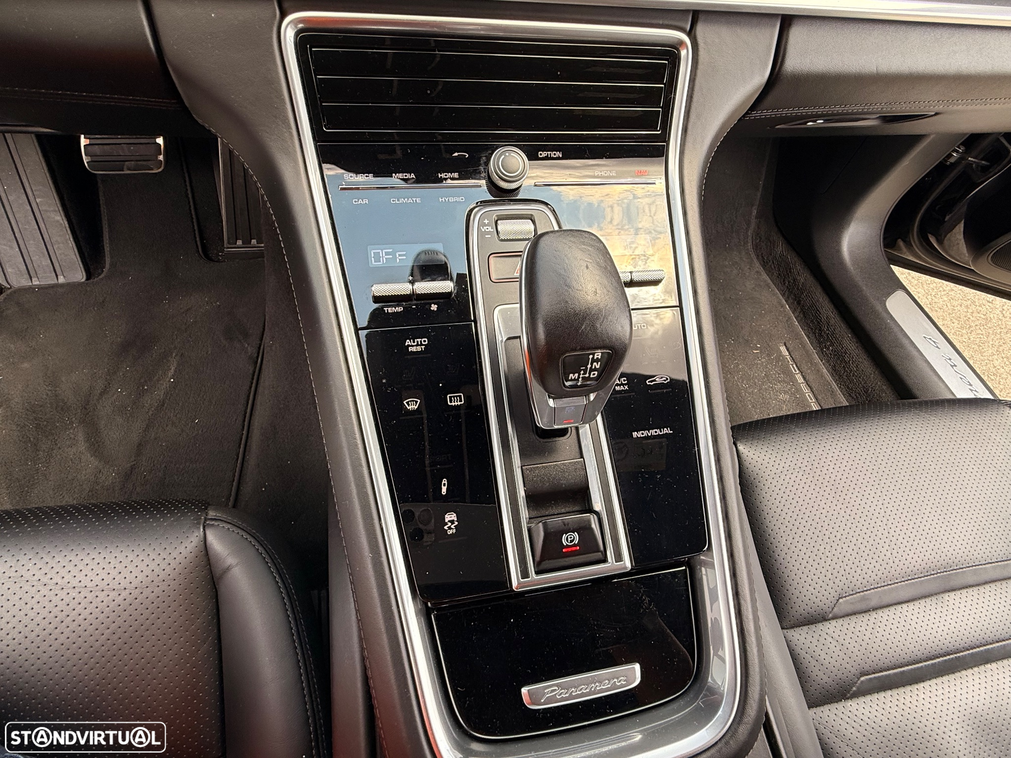 Porsche Panamera Sport Turismo 4 E-Hybrid 10 Years Edition - 8