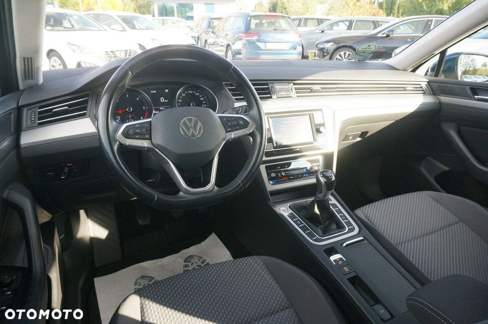 Volkswagen Passat - 17