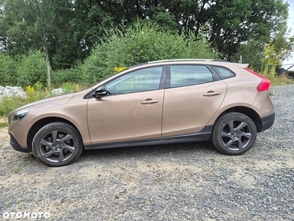 Volvo V40 Cross Country - 6