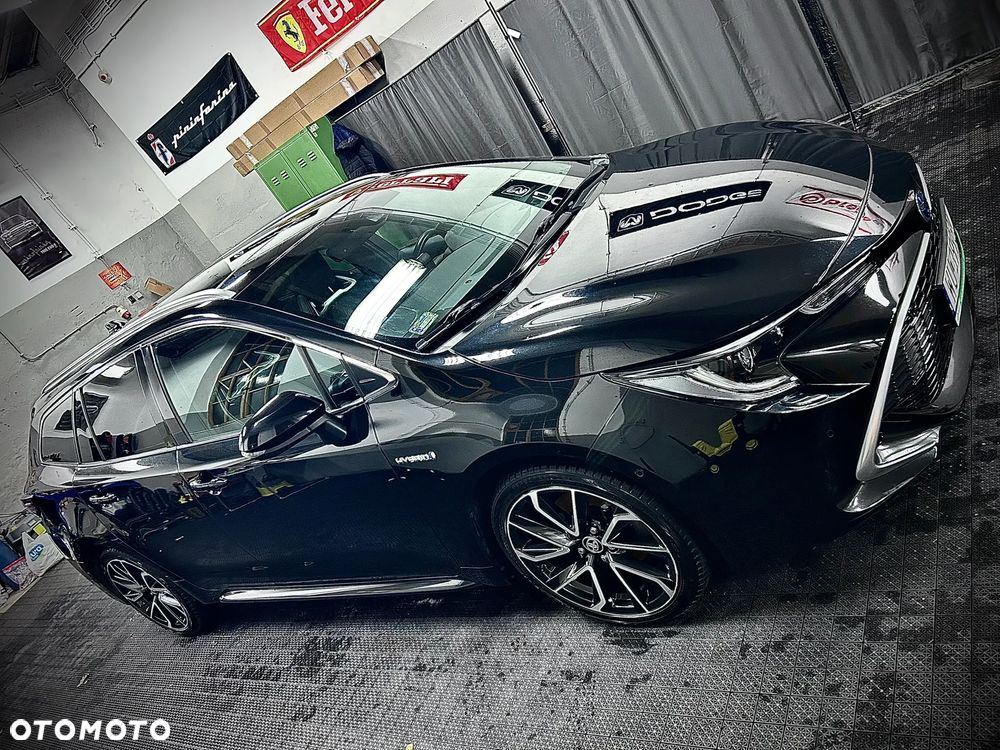 Toyota Corolla 2.0 Hybrid Executive - 12