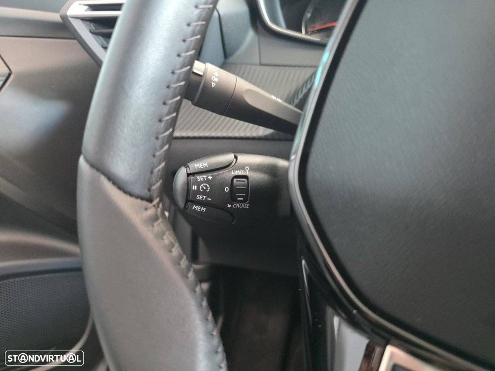Peugeot 2008 1.2 PureTech Style - 9