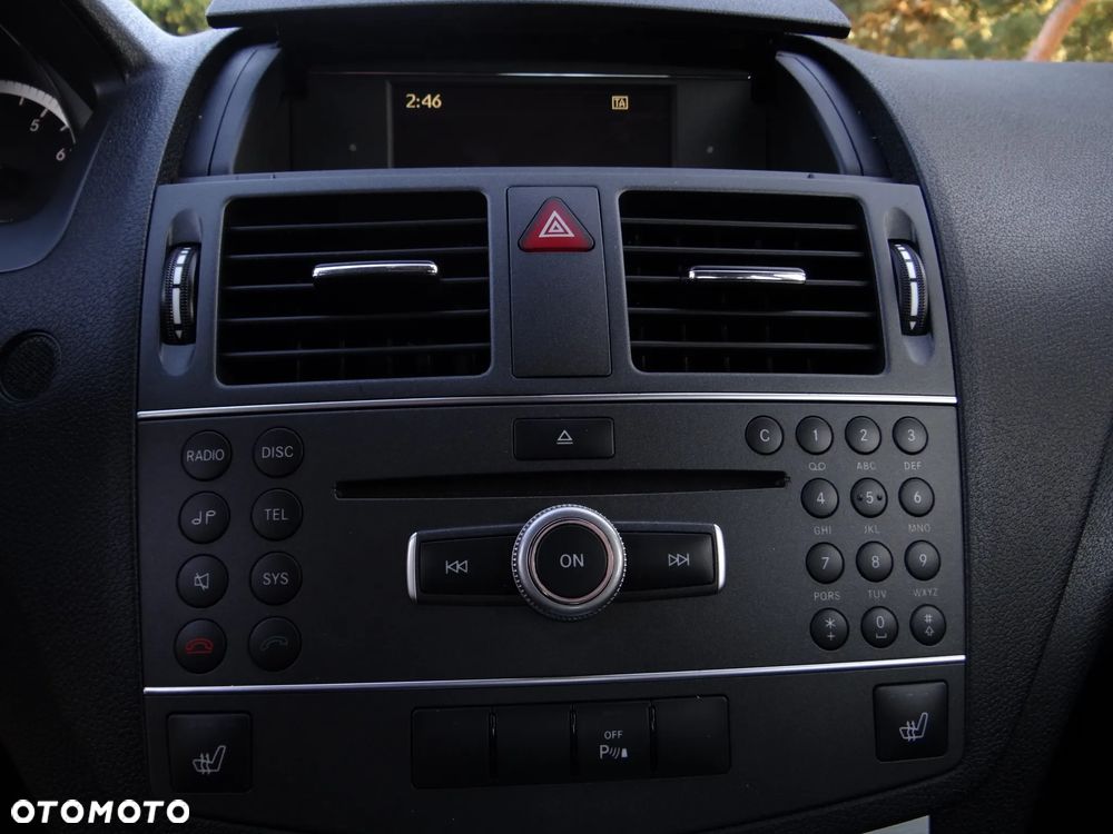Mercedes-Benz Klasa C 180 BlueEFFICIENCY 7G-TRONIC Avantgarde - 35