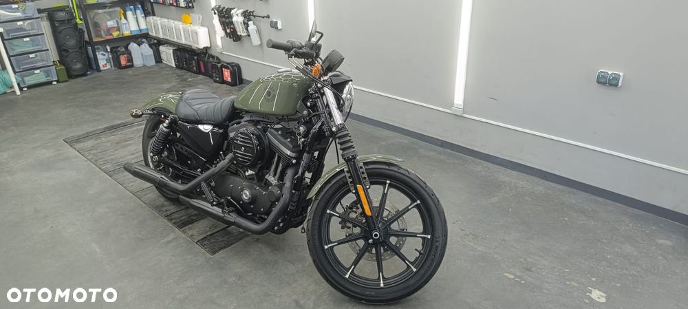 Harley-Davidson Sportster Iron 883 - 1
