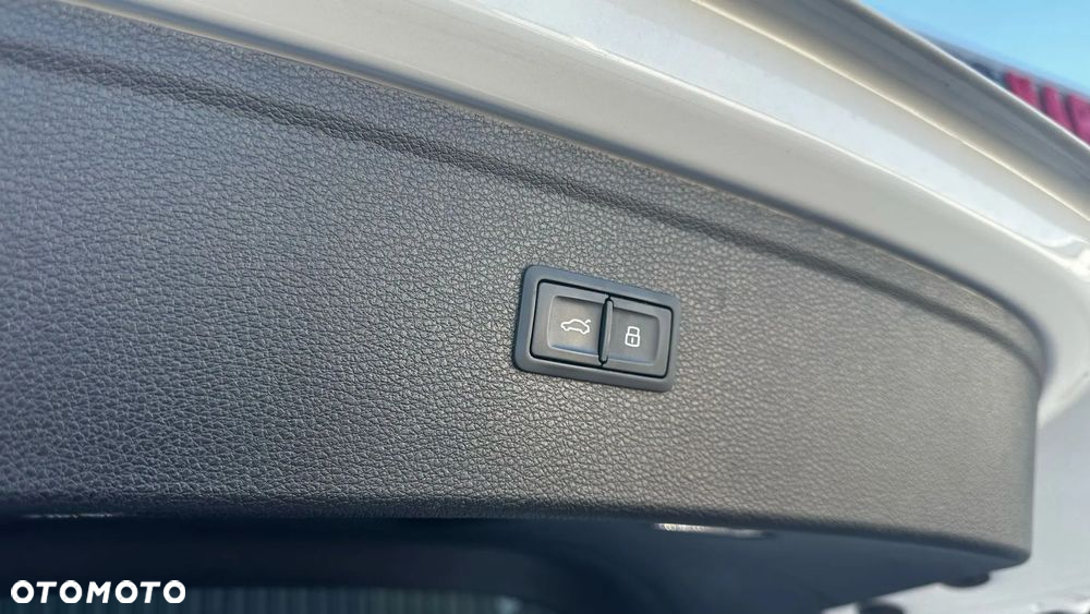 Audi Q5 55 TFSIe quattro S tronic S line - 20