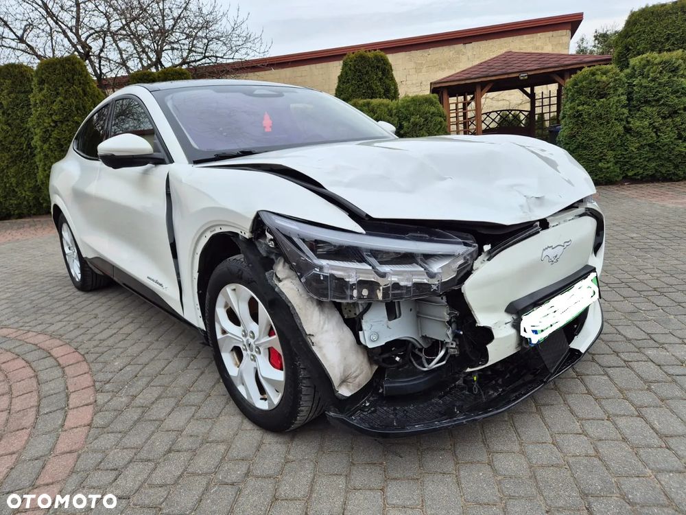 Ford Mustang Mach-E - 4