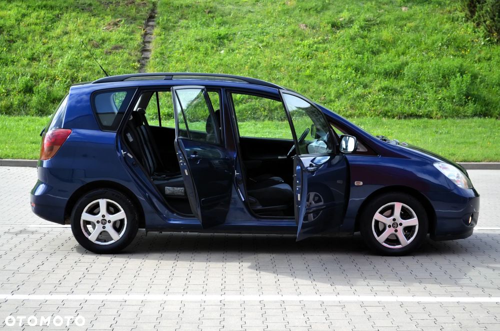 Toyota Corolla Verso 2.0 D-4D Sol - 26