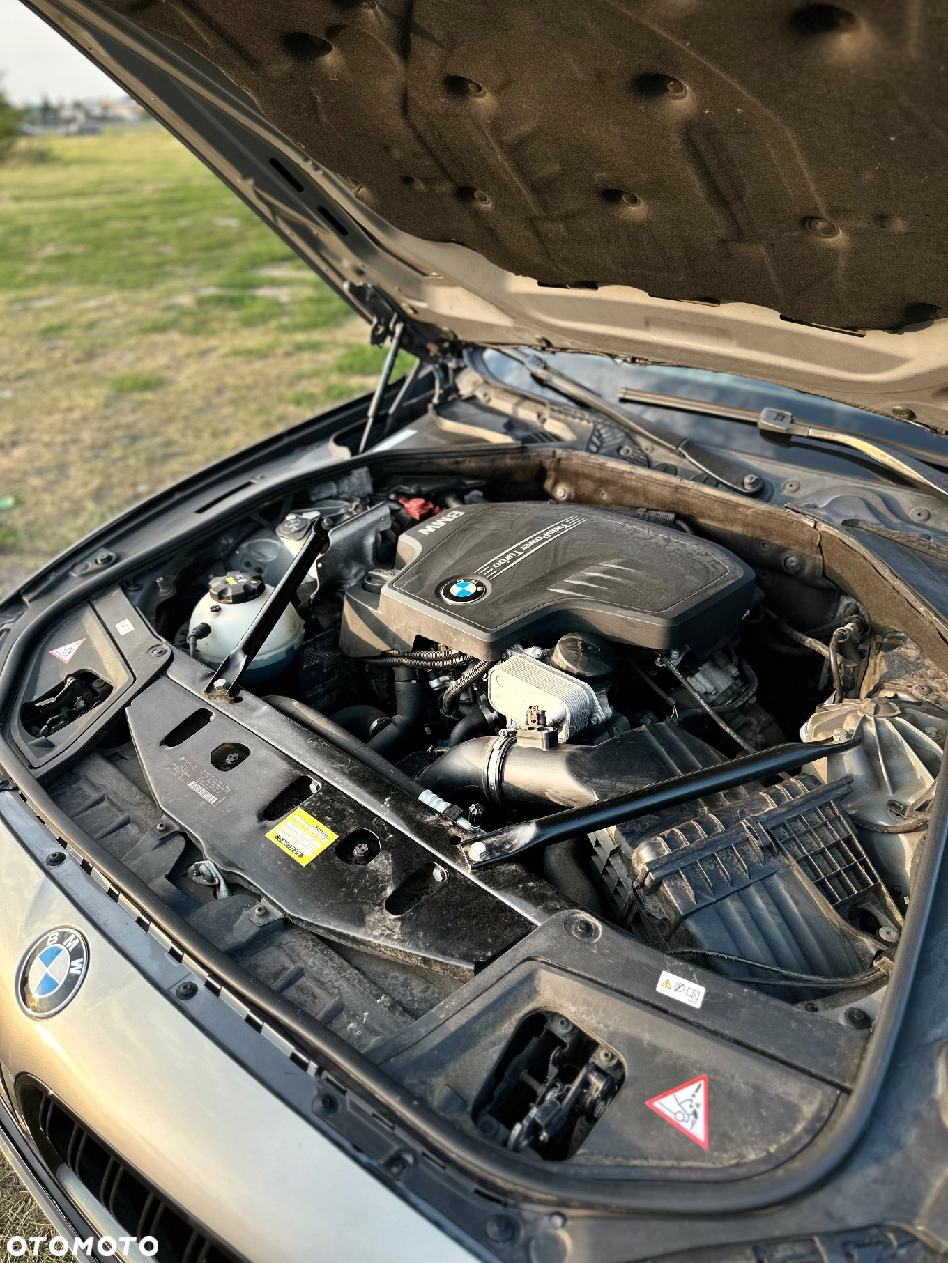 BMW Seria 5 528i xDrive - 14