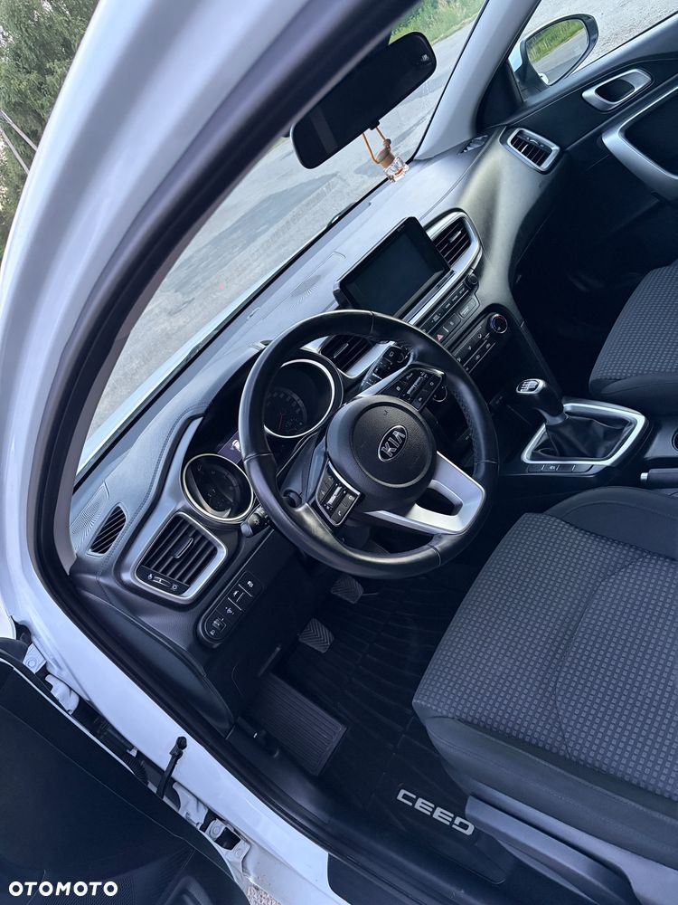 Kia Ceed 1.4 L Business Line - 16