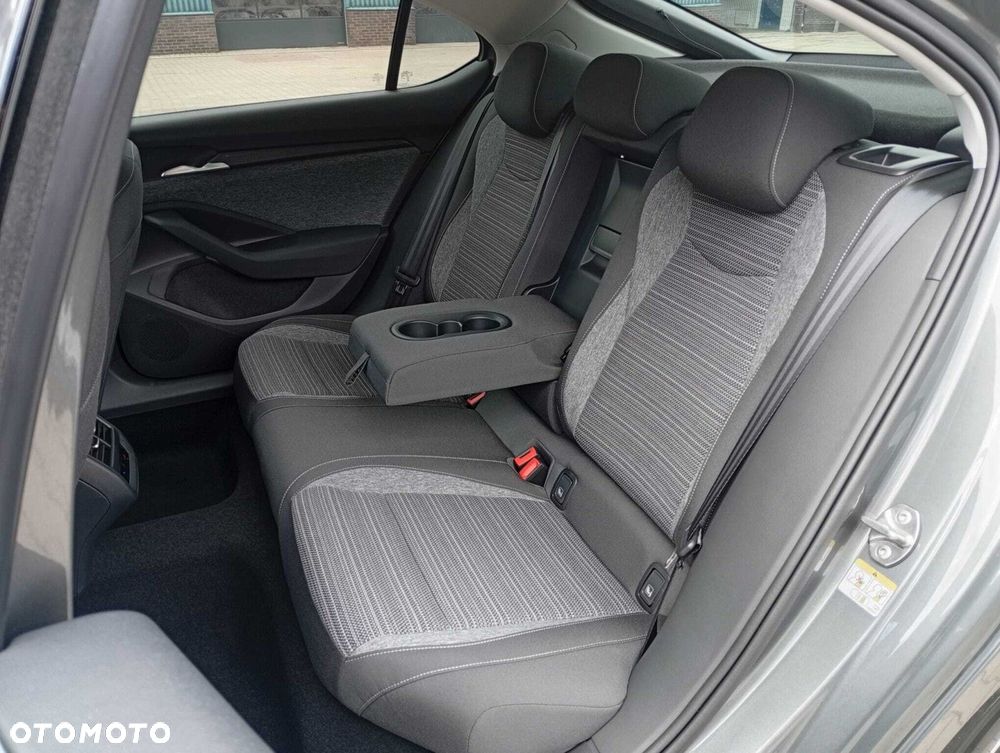 Skoda Superb 2.0 TDI SCR Edition 130 DSG - 18