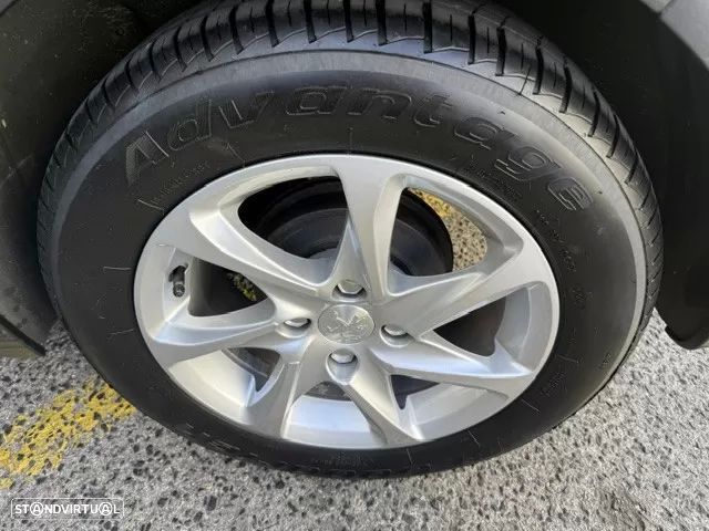 Peugeot 208 1.2 PureTech Active - 23