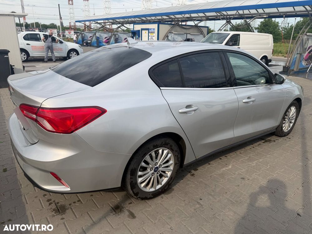 Ford Focus 1.0 EcoBoost Titanium - 5