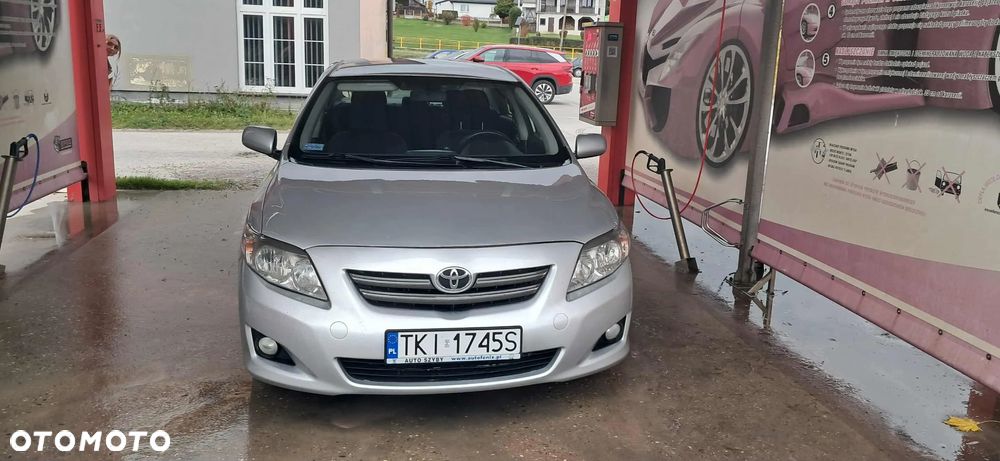 Toyota Corolla - 2