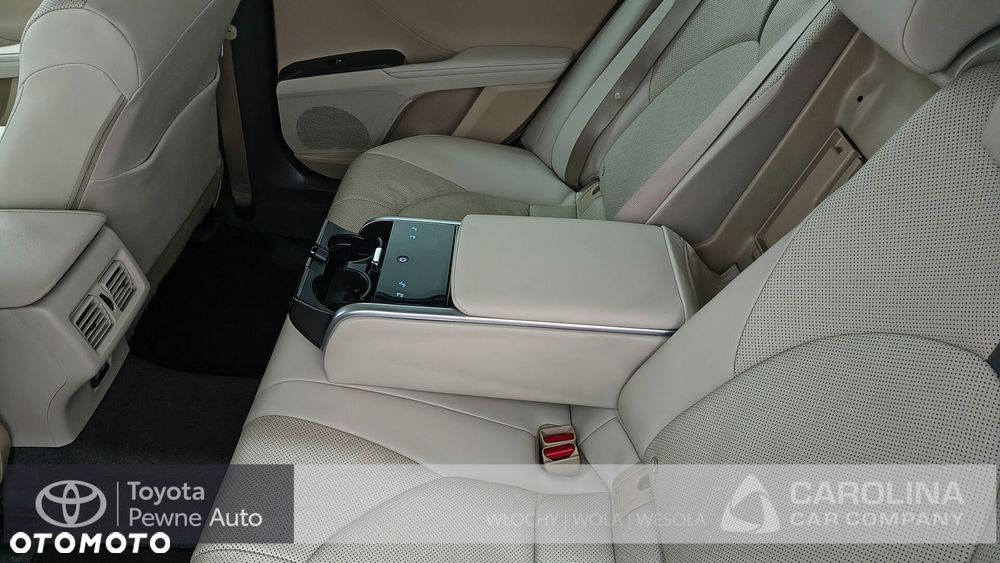Toyota Camry 2.5 Hybrid Executive CVT - 17
