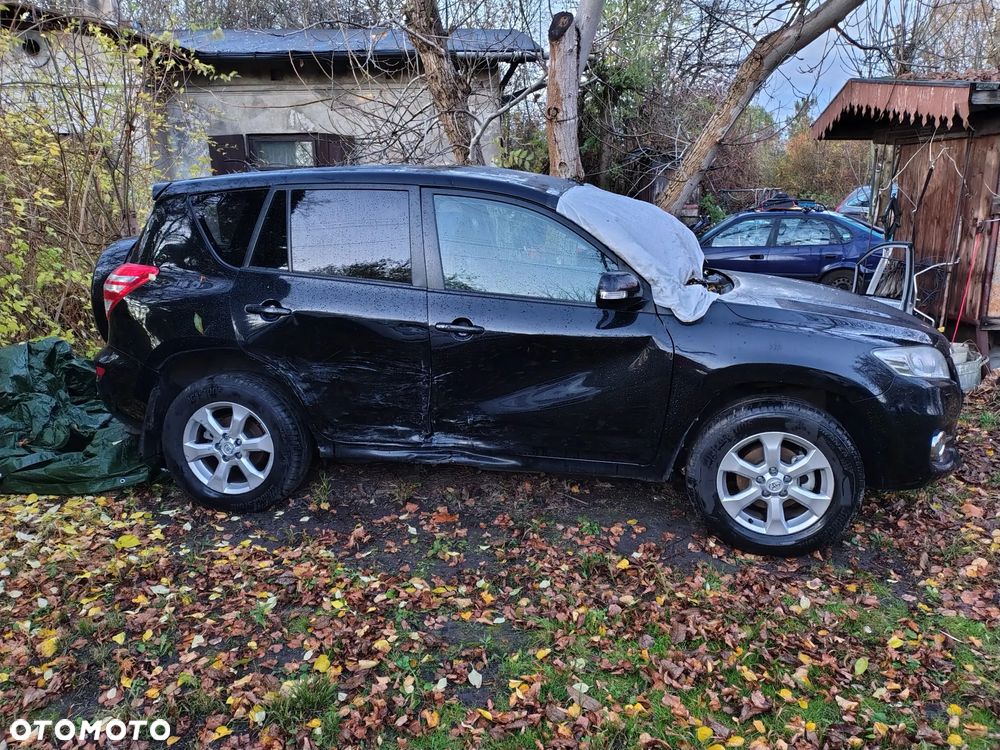 Toyota RAV4 - 1