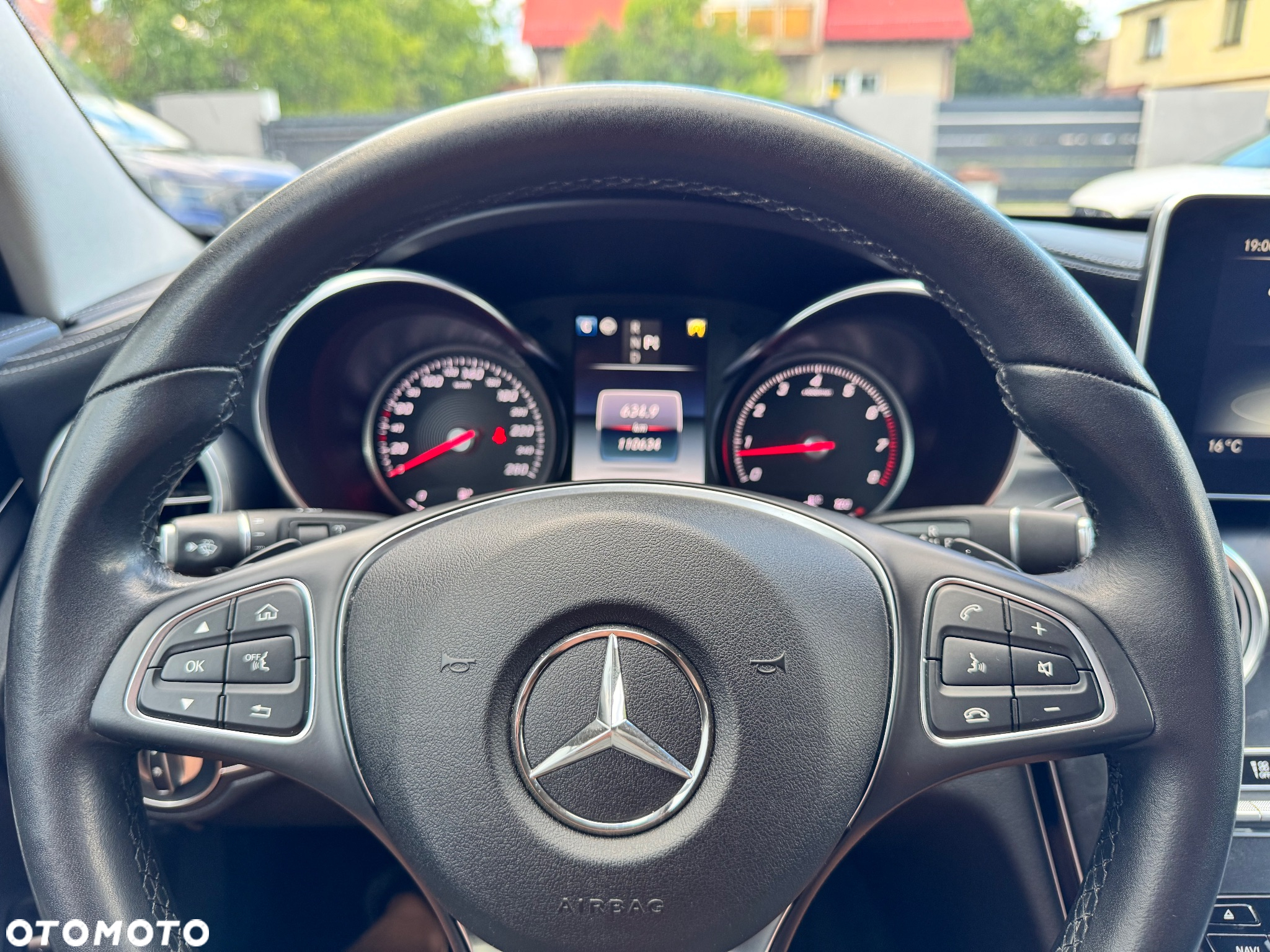 Mercedes-Benz Klasa C 250 T 7G-TRONIC AMG Line - 32