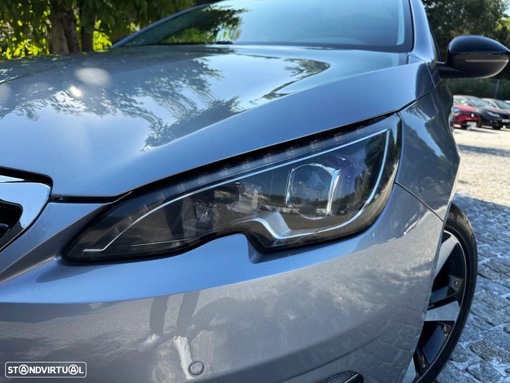 Peugeot 308 1.2 PureTech Allure Full LED - 32