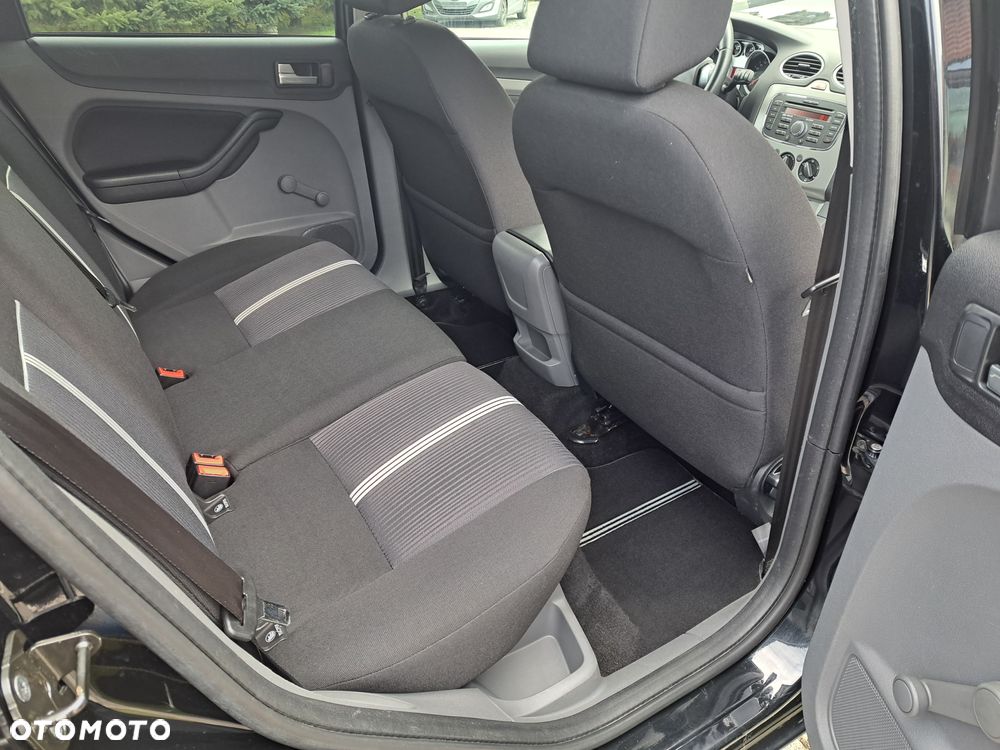 Ford Focus 1.6 16V Ambiente - 11