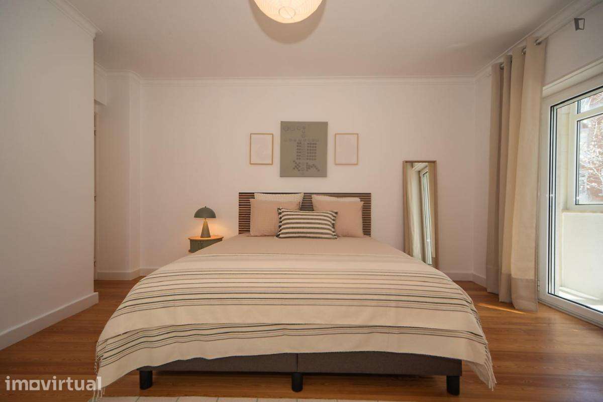 Quarto - localizado em Penha Lisbon - Grande imagem: 4/16