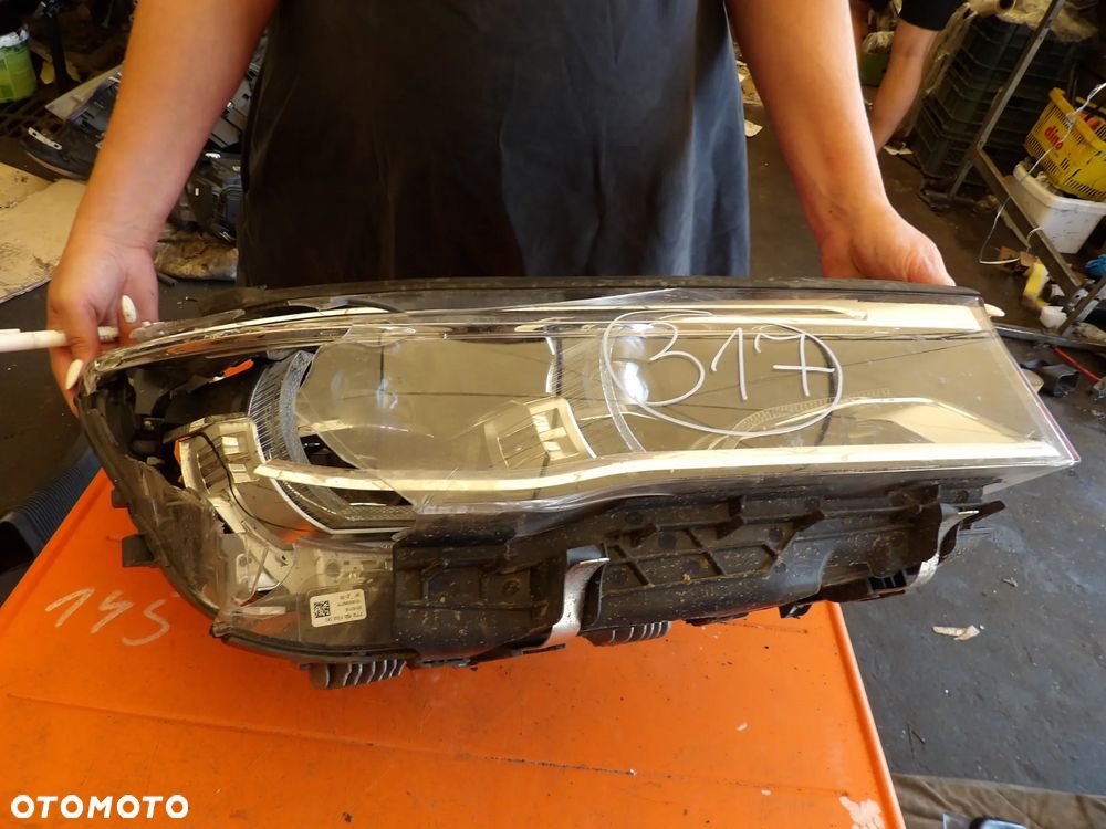 BMW - G11 - LED - USZKODZONA - PRAWA LAMPA PRZEDNIA - EUROPA - 7483244 - 1