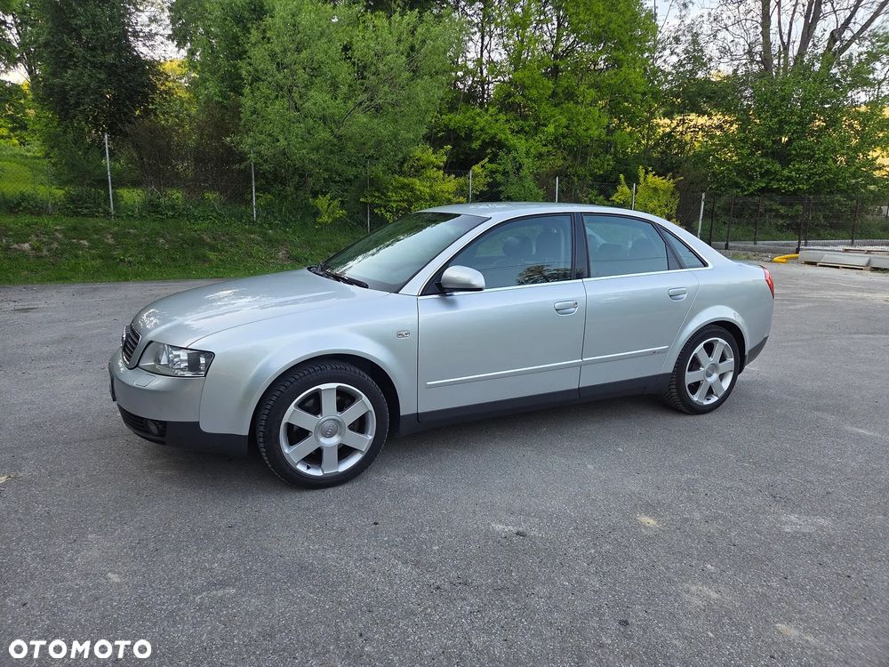 Audi A4 Limousine 2.4 - 1