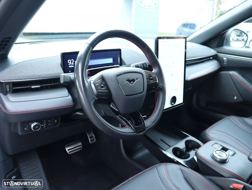 Ford Mustang Mach-E 75.7 kWh Premium AWD - 35