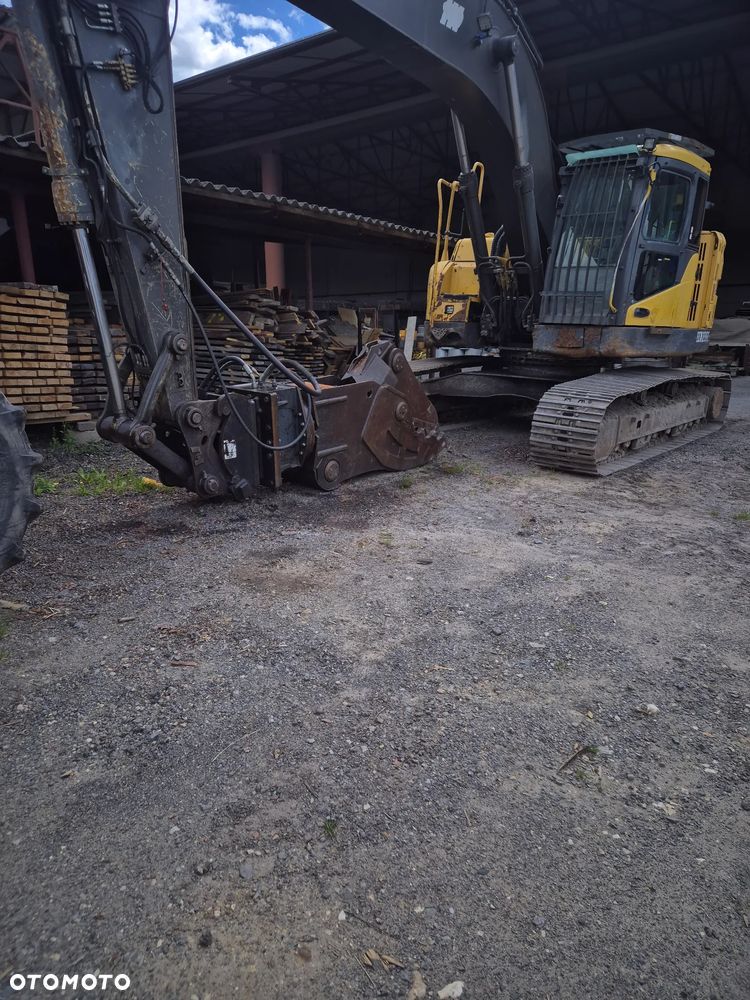 Volvo ECR235EL - 4