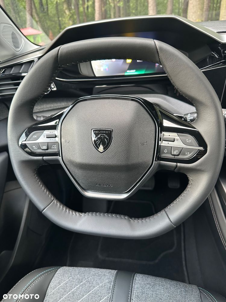 Peugeot 408 - 18