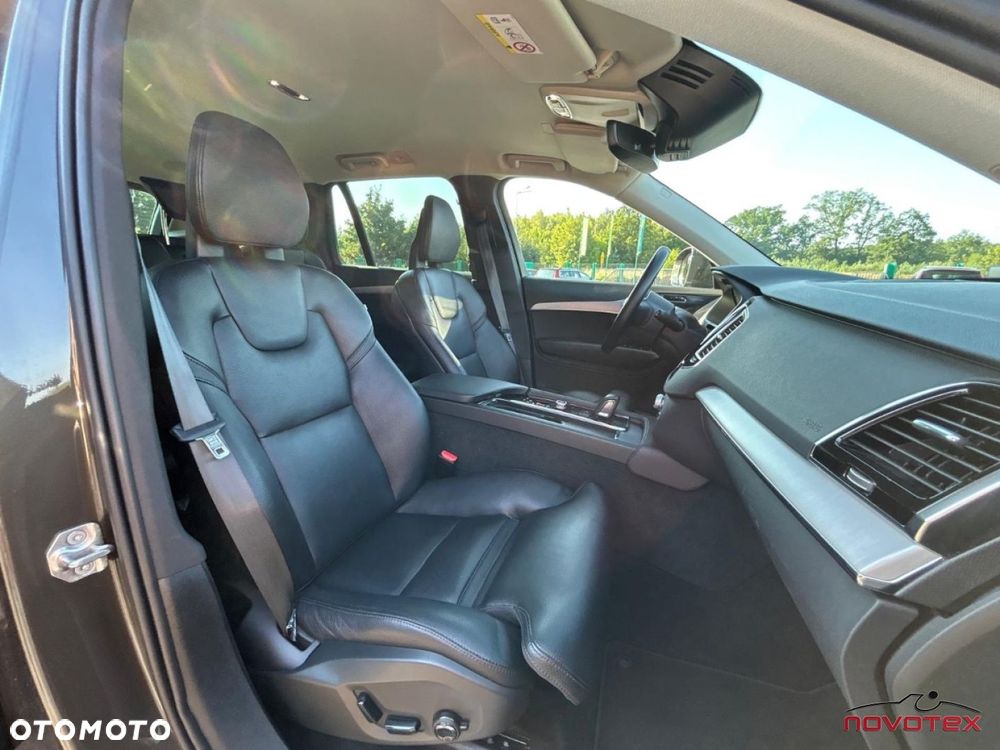 Volvo XC 90 - 22