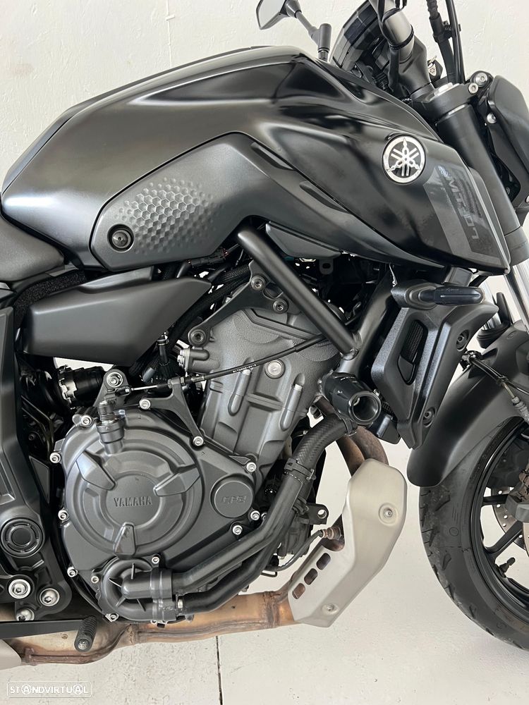 Yamaha MT-07 - 12