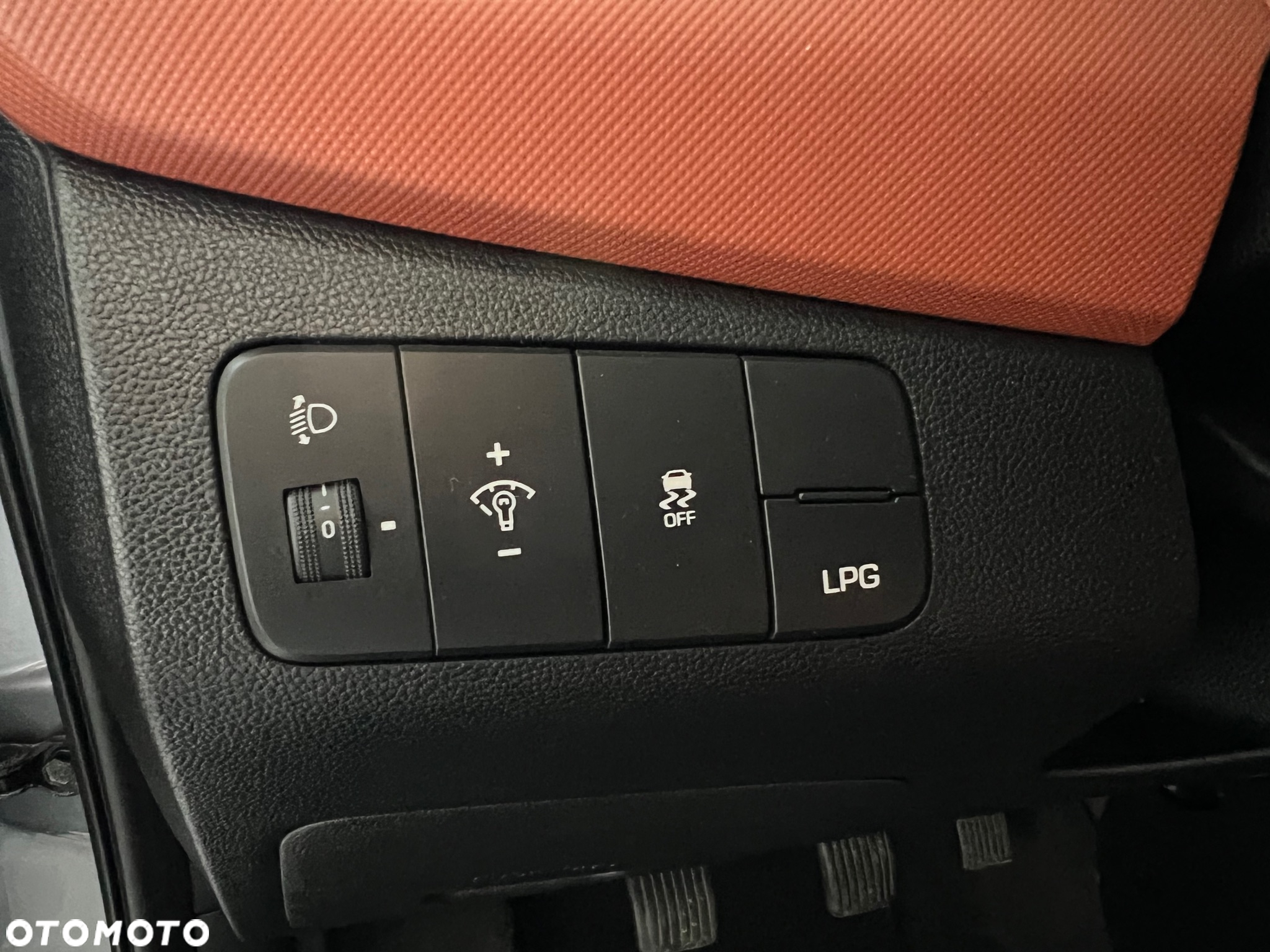 Hyundai i10 - 16