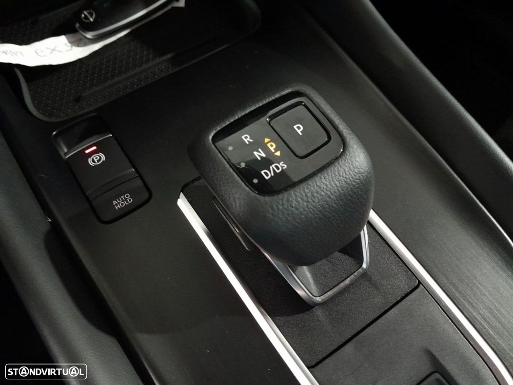 Nissan Qashqai 1.3 DIG-T N-Connecta LED Xtronic — fotografia 12