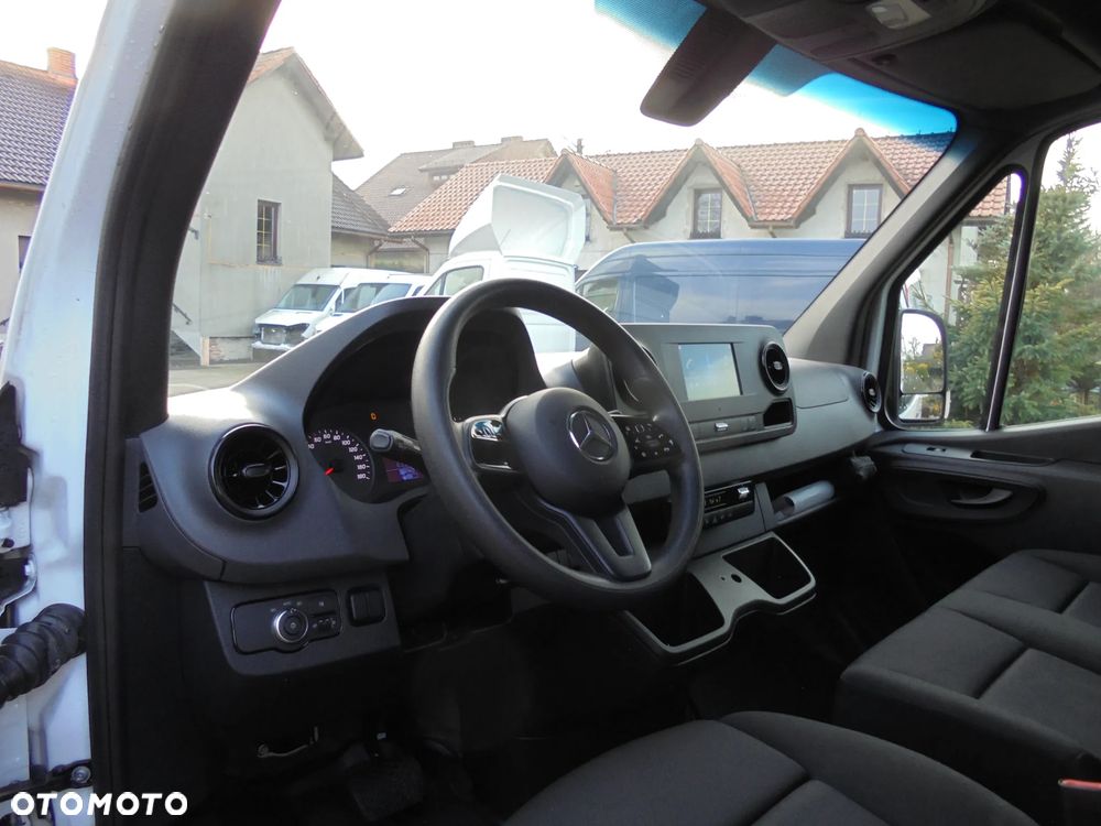 Mercedes-Benz SPRINTER 319 CDI - 12