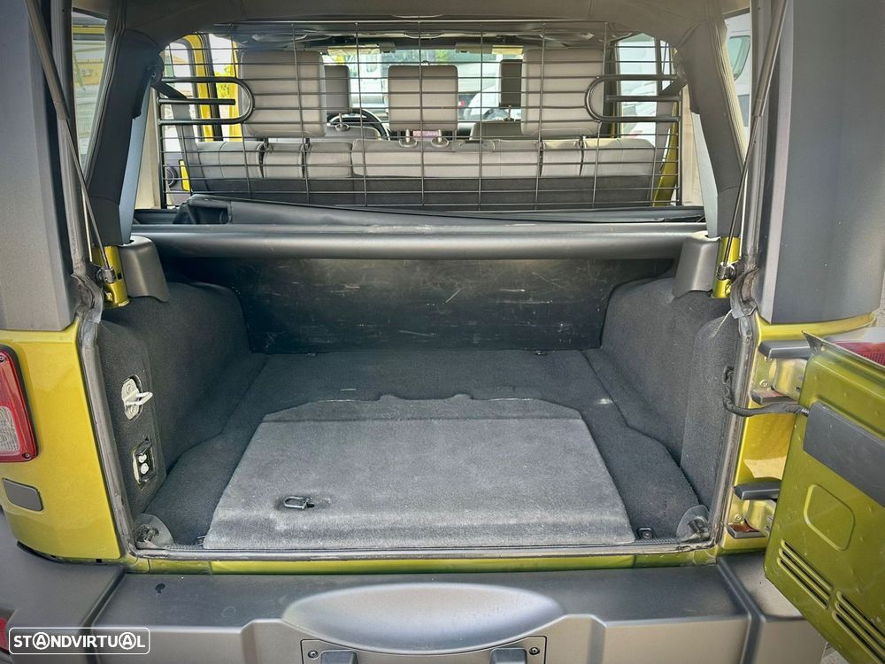 Jeep Wrangler Unlimited - 16