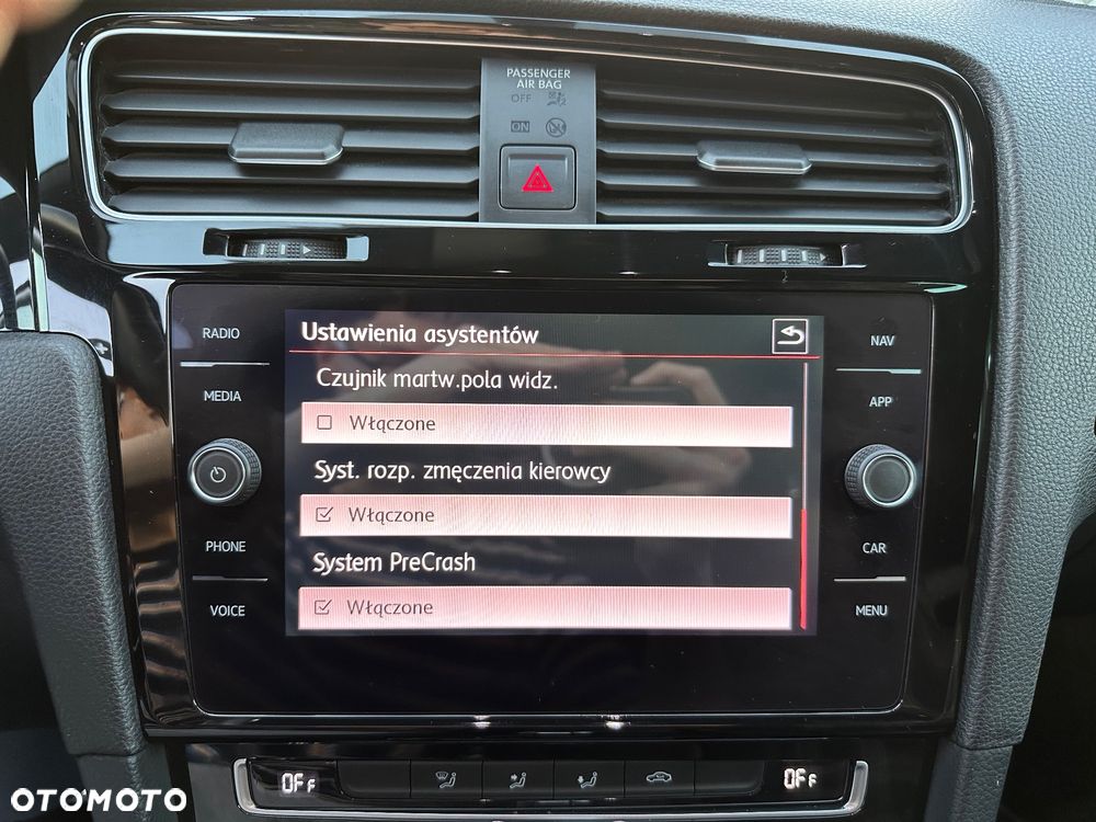 Volkswagen Golf GTI (BlueMotion Technology) DSG Performance - 23