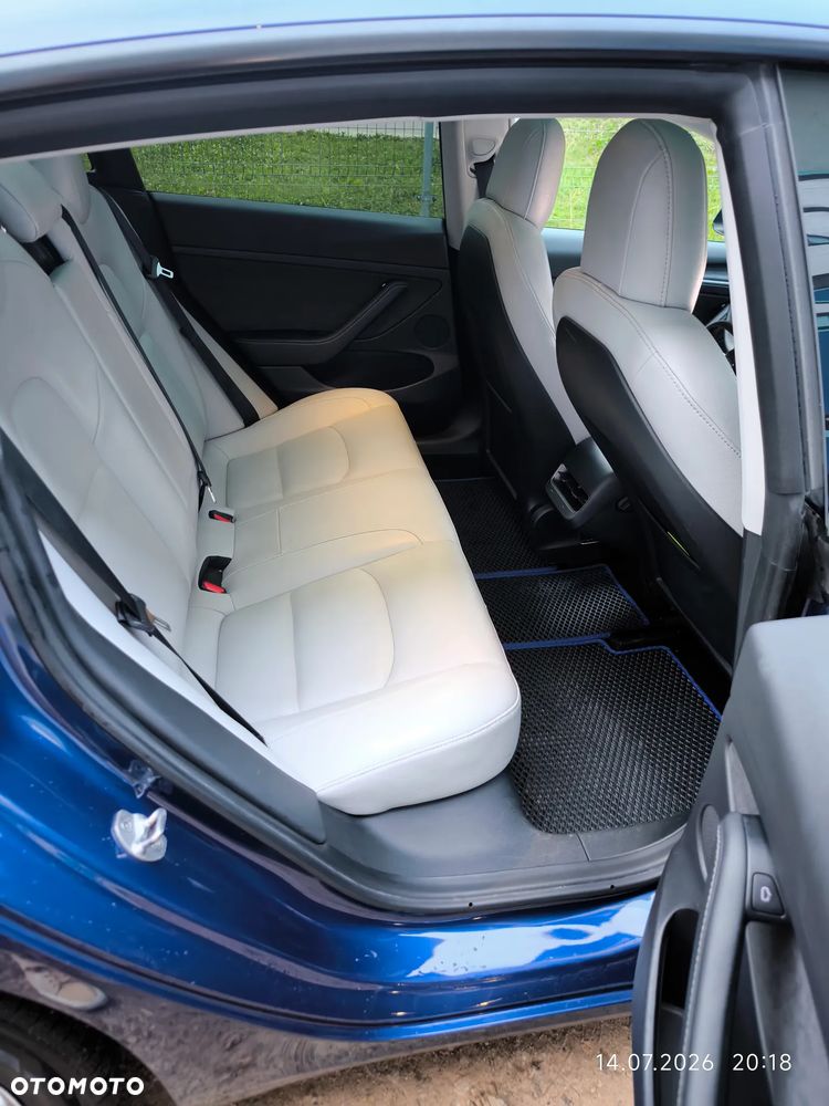 Tesla Model 3 - 13