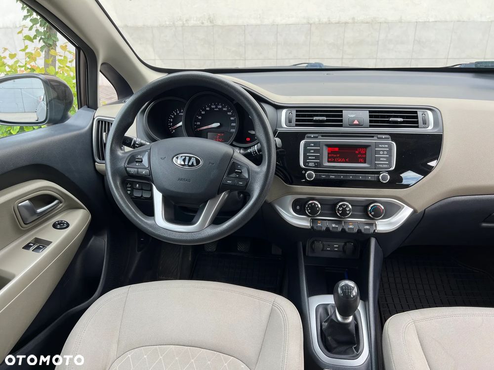 Kia Rio 1.4 M - 17