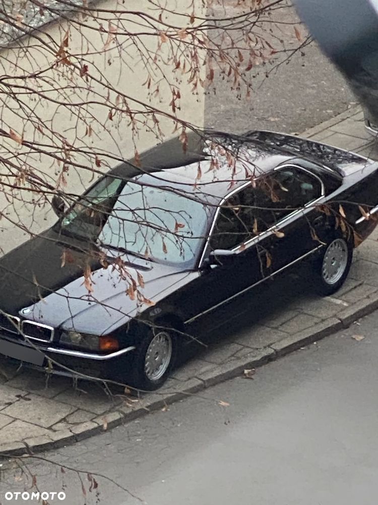 BMW Seria 7 735i - 1