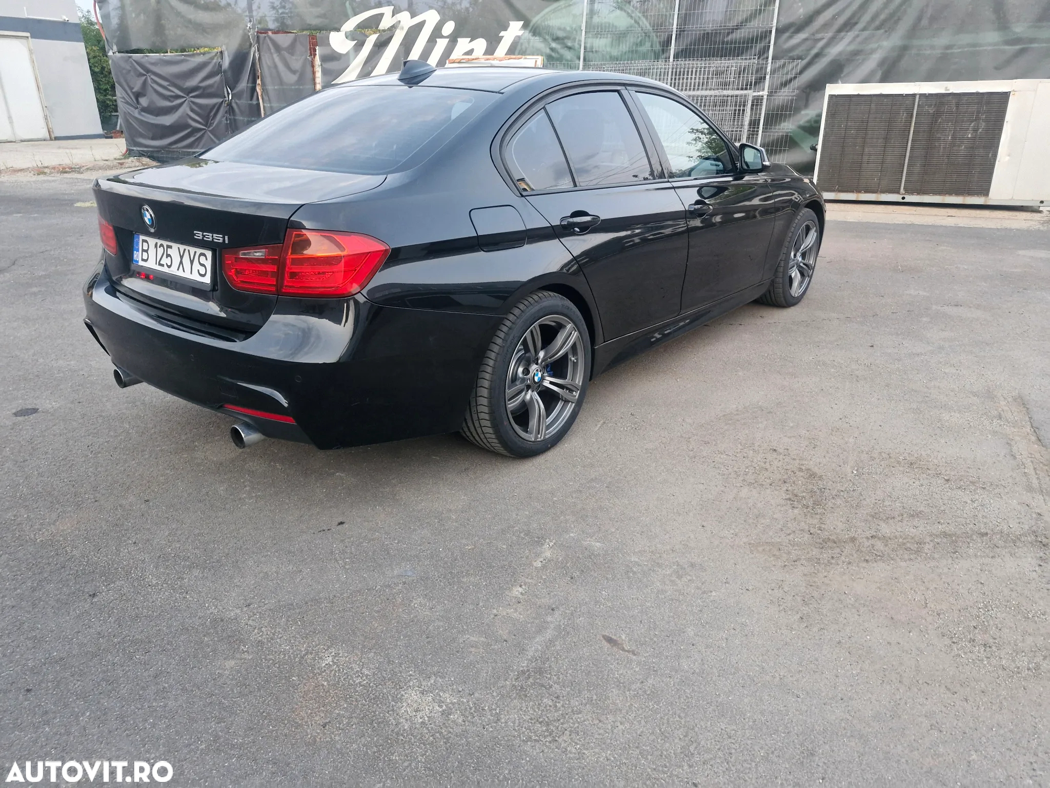BMW Seria 3 335i xDrive Sport-Aut. - 3