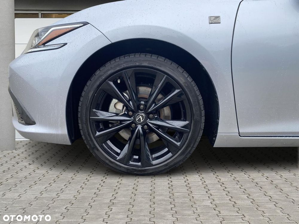Lexus ES 300h F Sport Design - 15