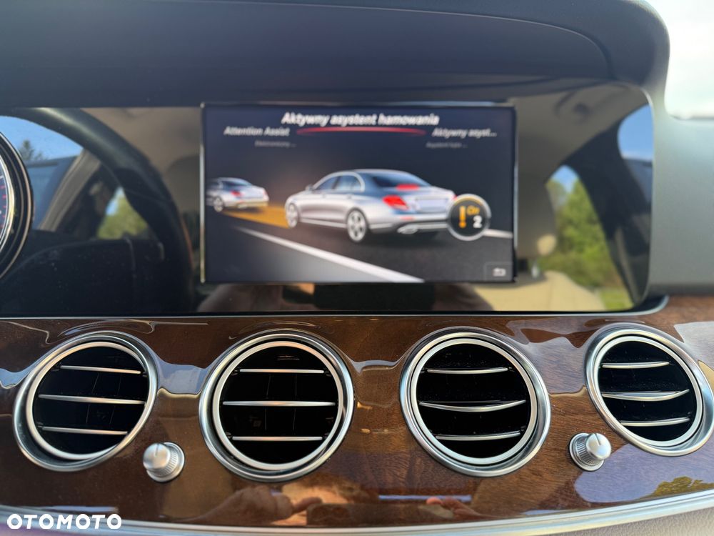 Mercedes-Benz Klasa E 200 CGI BlueEFFICIENCY Automatik Avantgarde - 37