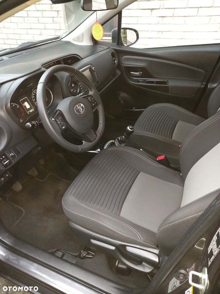 Toyota Yaris - 10